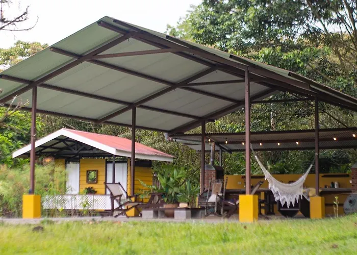 Popone Farm & Lodge